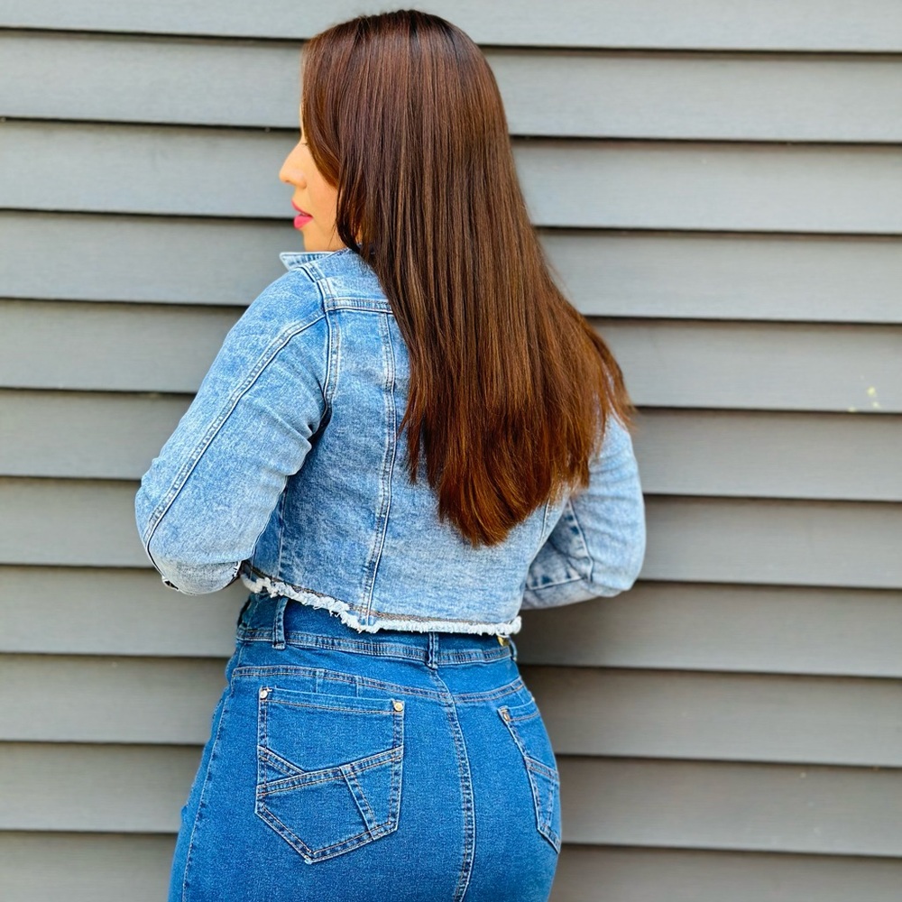 Cropped Distressed Jean Jacket - Picture 4 of 4